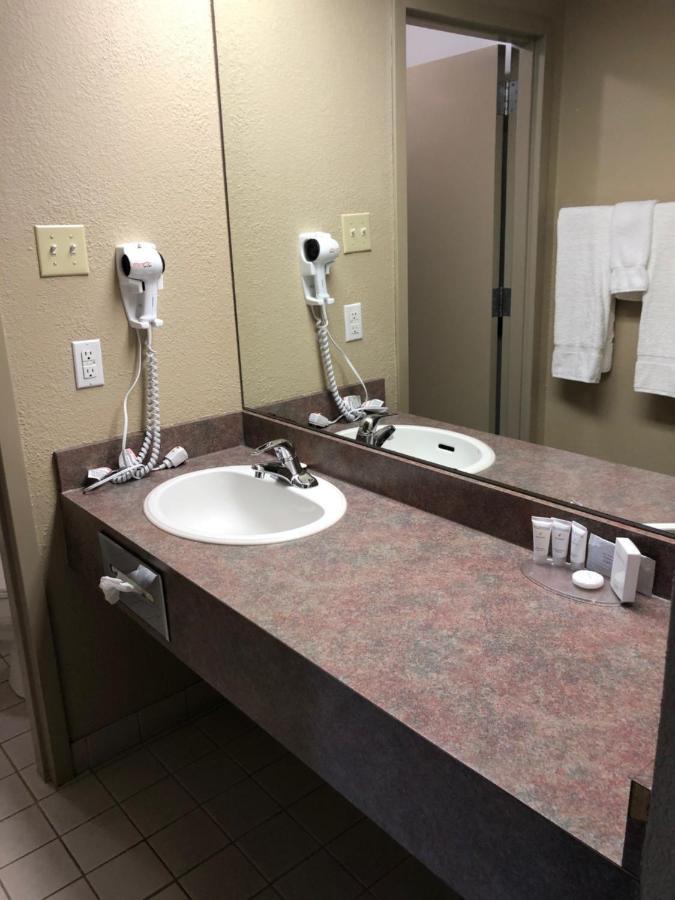 Canad Inns Destination Centre Windsor Park Виннипег Экстерьер фото