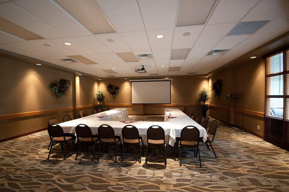 Canad Inns Destination Centre Windsor Park Виннипег Экстерьер фото