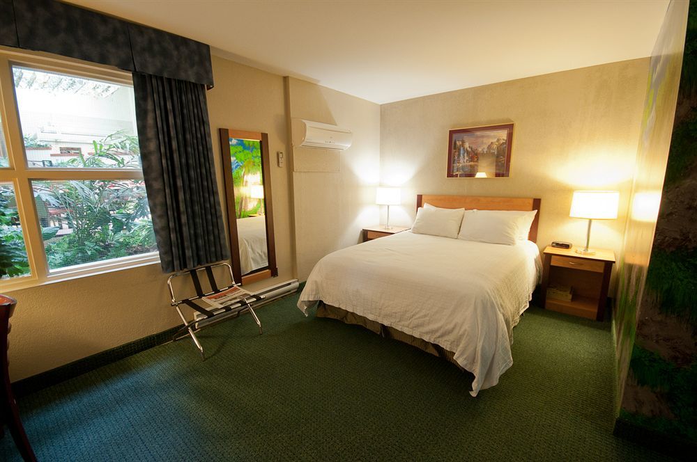 Canad Inns Destination Centre Windsor Park Виннипег Экстерьер фото