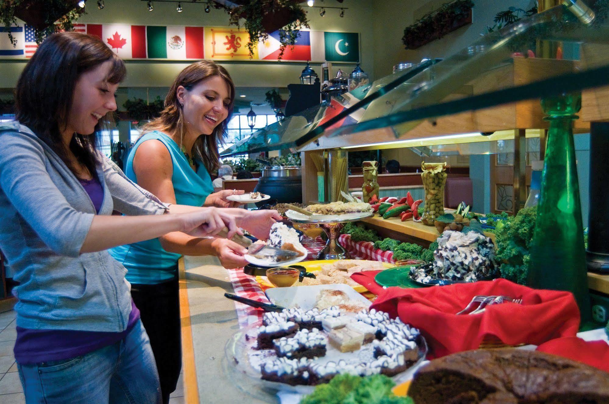 Canad Inns Destination Centre Windsor Park Виннипег Экстерьер фото